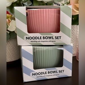🆕🍜 NOODLE BOWL SET OF 2! BRAND NEW IN BOX! CHOPSTICKS & SPOON INCLUDED!